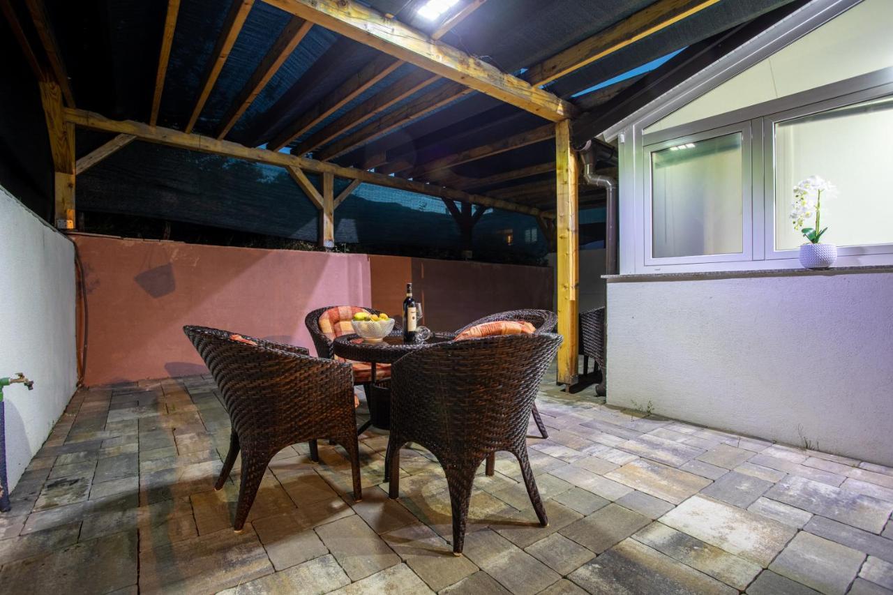 Apartments La Natalli バスカ エクステリア 写真